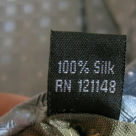 Calvin Klein 100% Silk Neck Tie - Picture 6 of 6